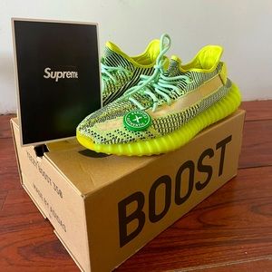 Yeezy Boost 350 v2 Mens shoes